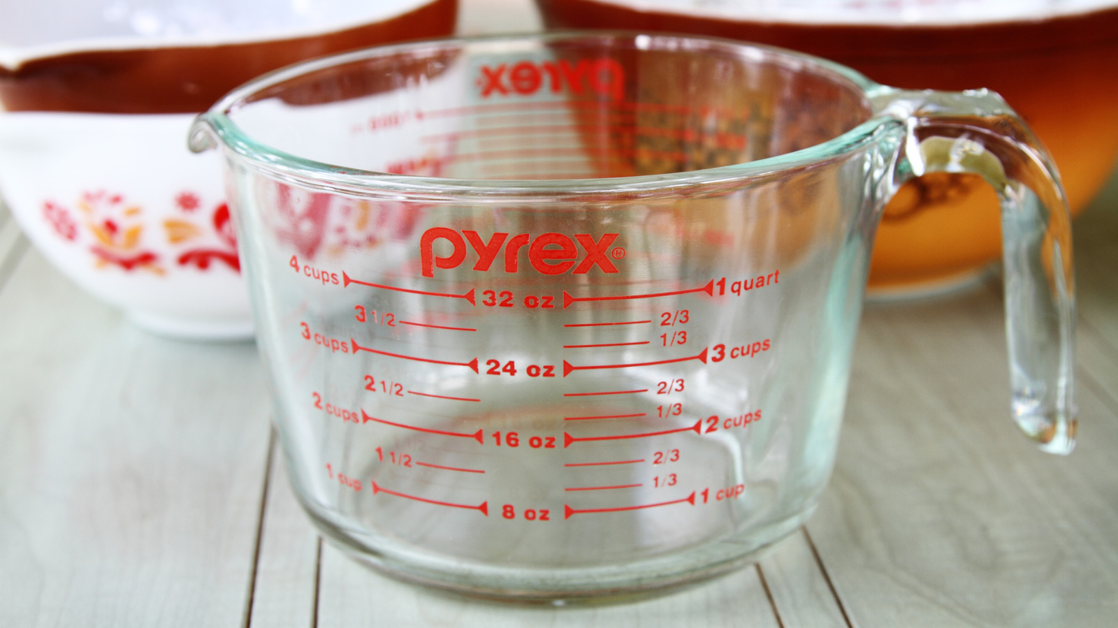 La rara colección de Martha Stewart Pyrex que no encontrarás en los estantes de las tiendas