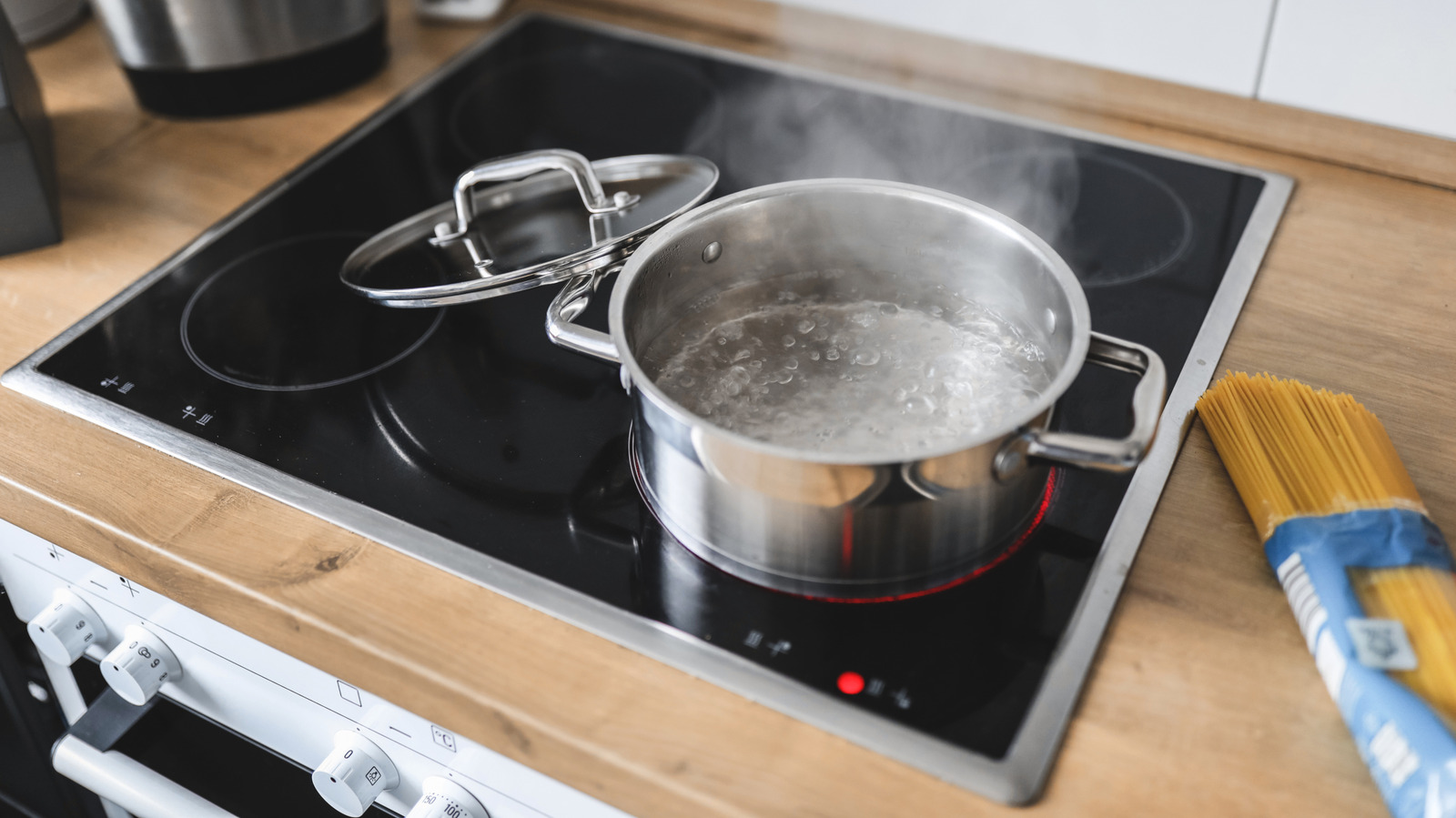 Nunca utilice este tipo de utensilios de cocina en su estufa de inducción