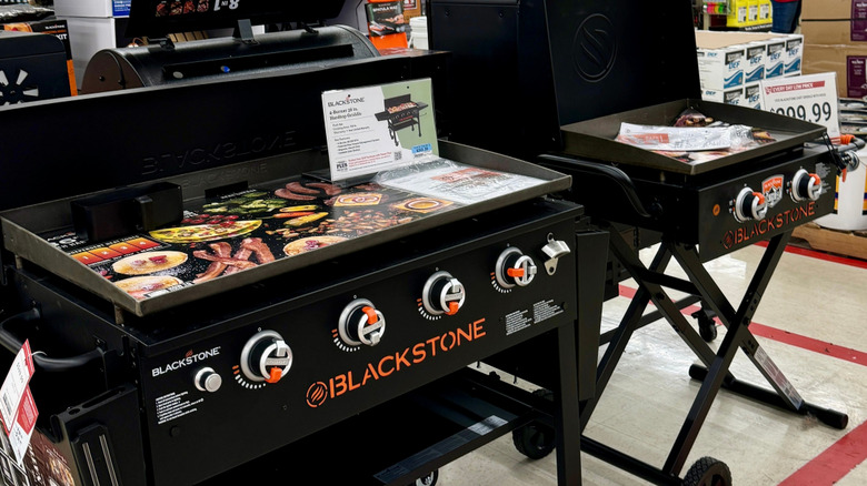 Dos planchas Blackstone en tienda