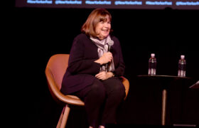 La tabla de cortar de más de 100 dólares utilizada por Ina Garten