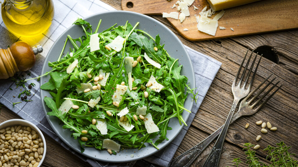 Si tiene arándanos y mostaza de Dijon, prepare un sabroso aderezo para ensalada en 15 minutos