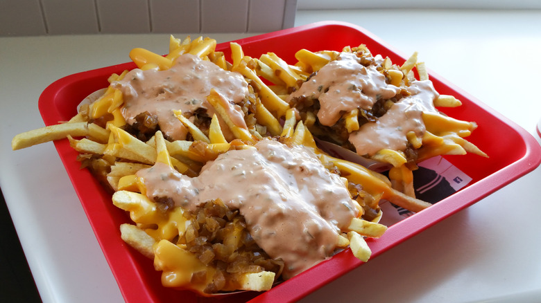 Patatas fritas estilo animal de In-N-Out