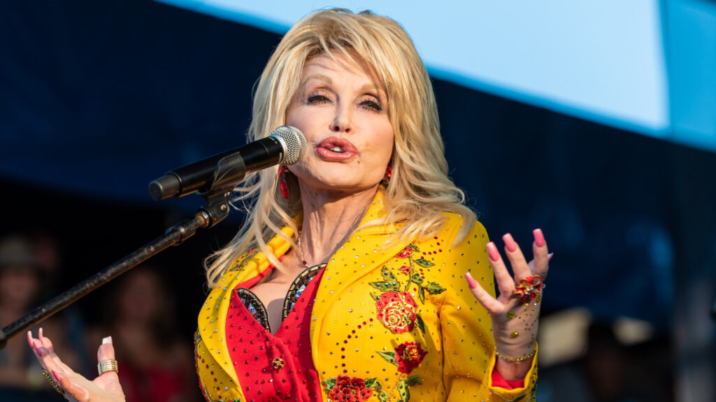 La sabrosa forma en que Dolly Parton pidió su hamburguesa In-N-Out