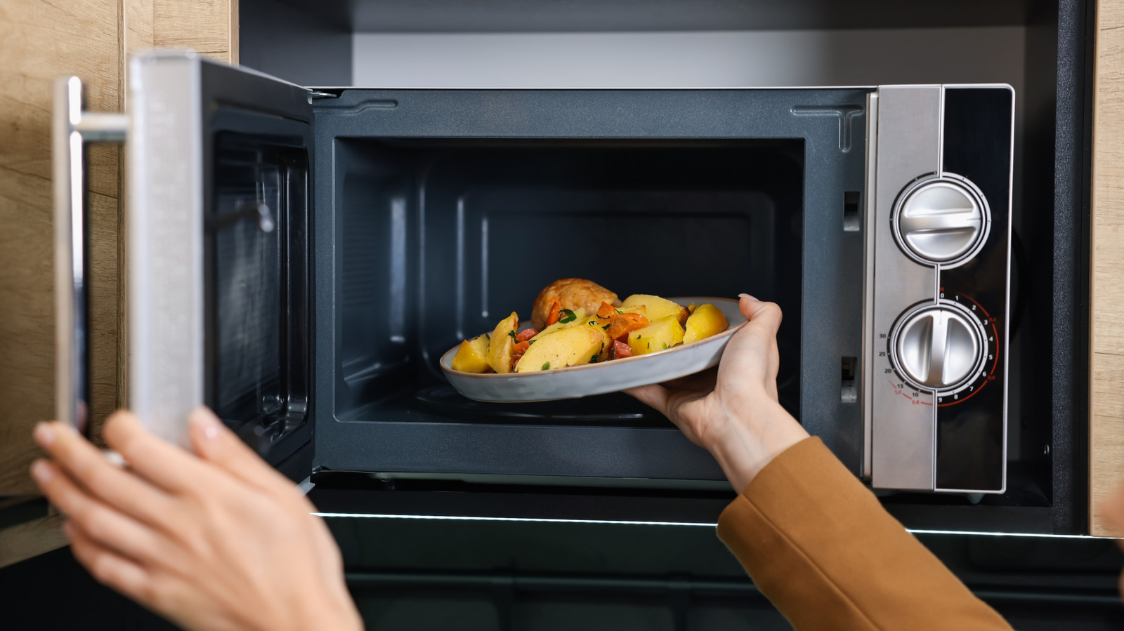 La señal reveladora de que su Pyrex antiguo no es apto para microondas