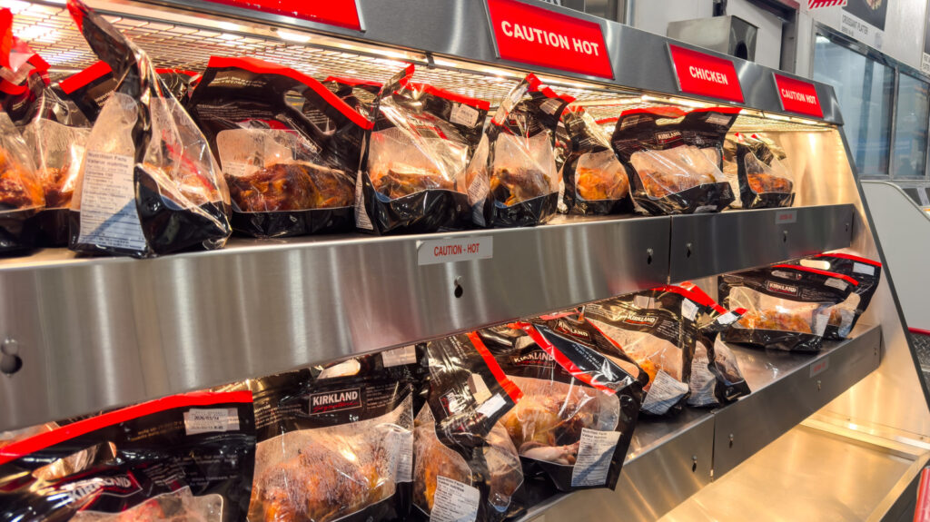 Deje de tirar la grasa del pollo asado y haga esto en su lugar