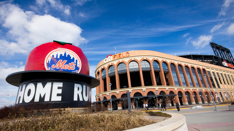 Vista a nivel del suelo del Citi Field, el estadio de los Mets de Nueva York