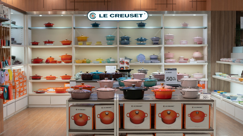Interior de la tienda Le Creuset en Malasia