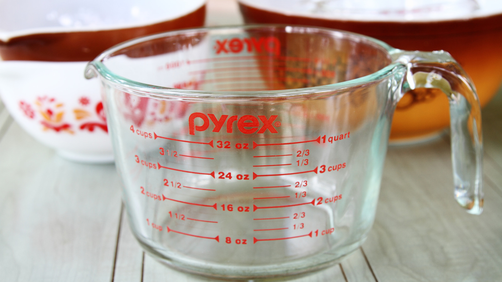 El primer juego de tazones para mezclar Pyrex presentaba estos colores brillantes