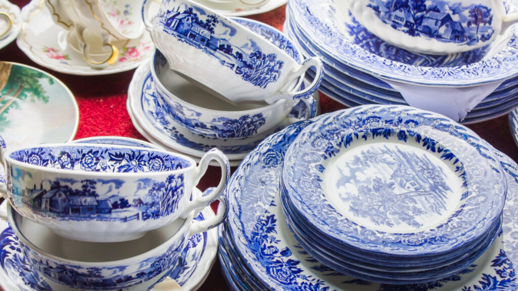 Ni Pyrex, ni CorningWare: la marca de vajillas de 250 años que hay que buscar en las tiendas de segunda mano