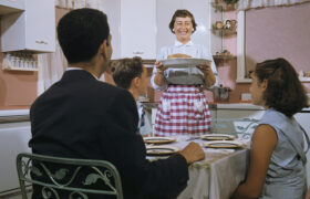 El plato de pollo que probablemente comías en los años 60 si eras de clase media